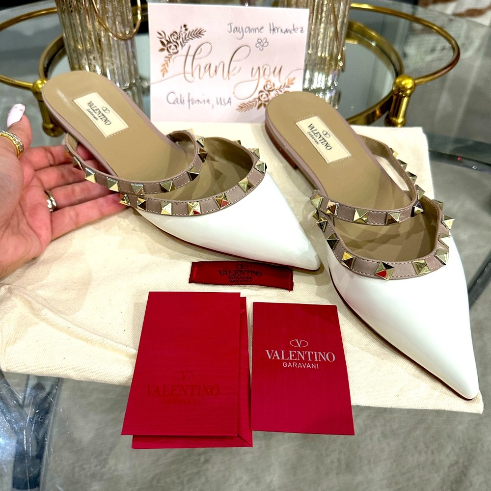SALE- Valentino Rock stud flats